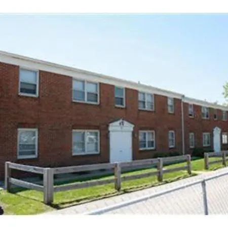 Trenton'S Apartment On First